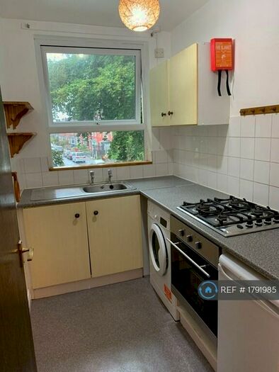 1 Bedroom Flat To Rent In Lower Broughton Road, Manchester, M7
