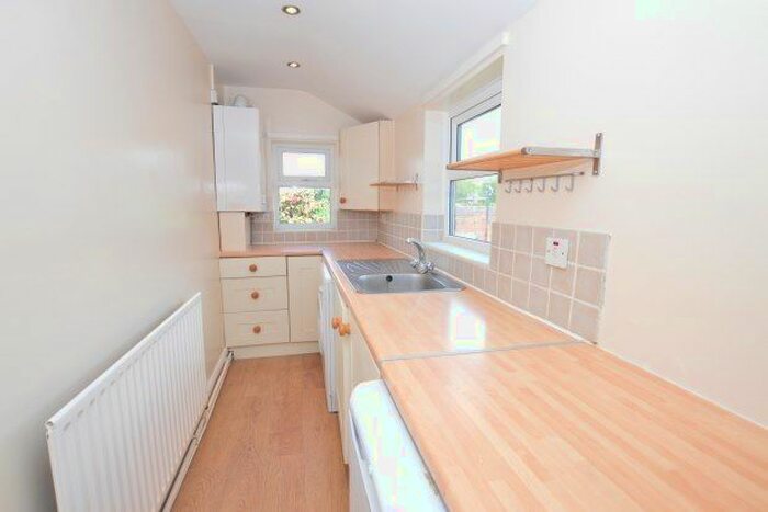 2 Bedroom Terraced House To Rent In Oakenshaw Street, Wakefield, WF1