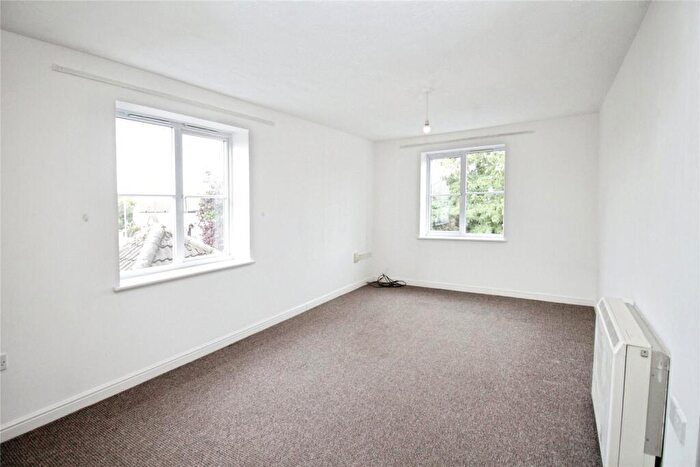 2 Bedroom Apartment To Rent In Timberlog Lane, Basildon, Essex, SS14