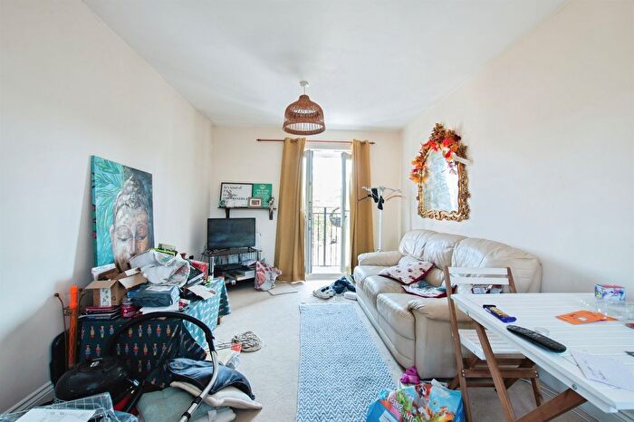 2 Bedroom Mews For Sale In Cobham Road, Blandford Forum, DT11