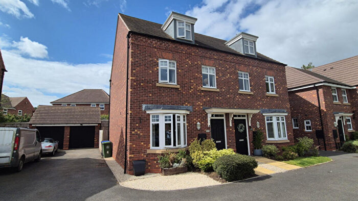 3 Bedroom Semi-Detached House For Sale In Ash Mews, Bishops Itchington, CV47