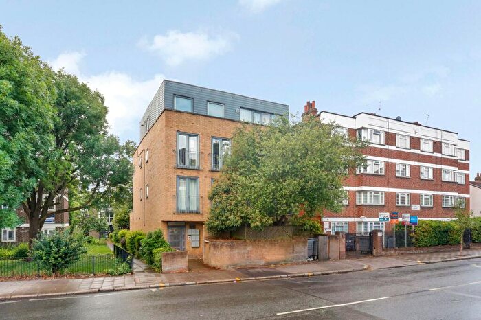 2 Bedroom Apartment To Rent In Lordship Lane, Helena Court, N22