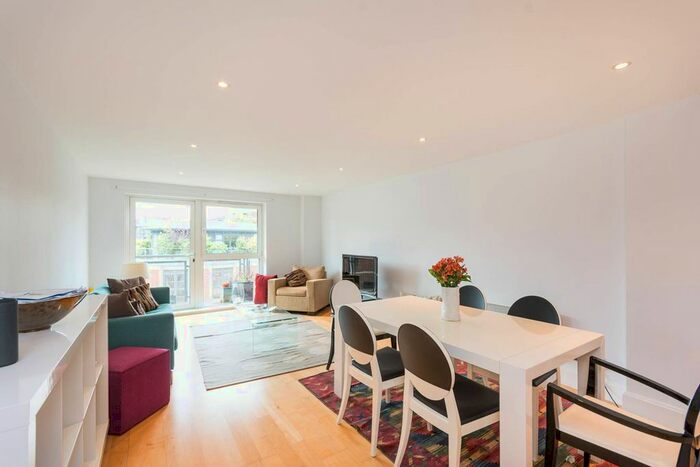 3 Bedroom Flat To Rent In Pimlico Apartments, Pimlico, London, SW1V