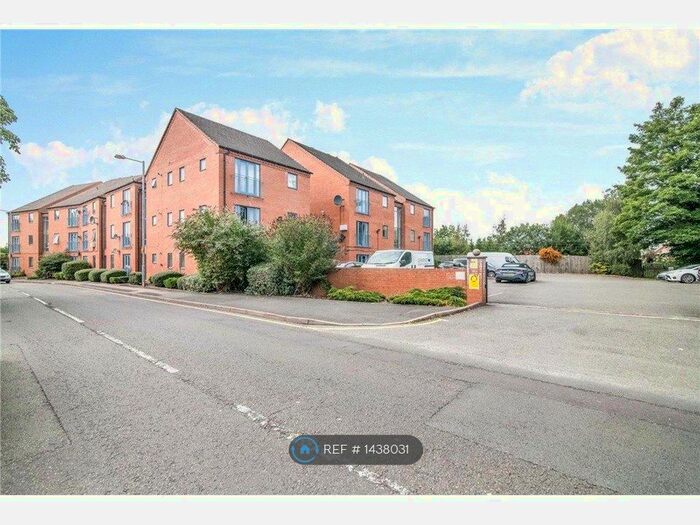 2 Bedroom Flat To Rent In Prospect View, Redditch, B97
