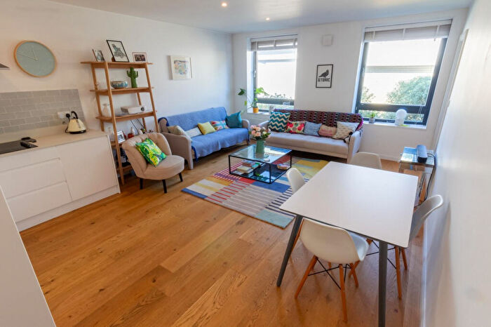 2 Bedroom Apartment To Rent In - Ashby Road, London, SE4