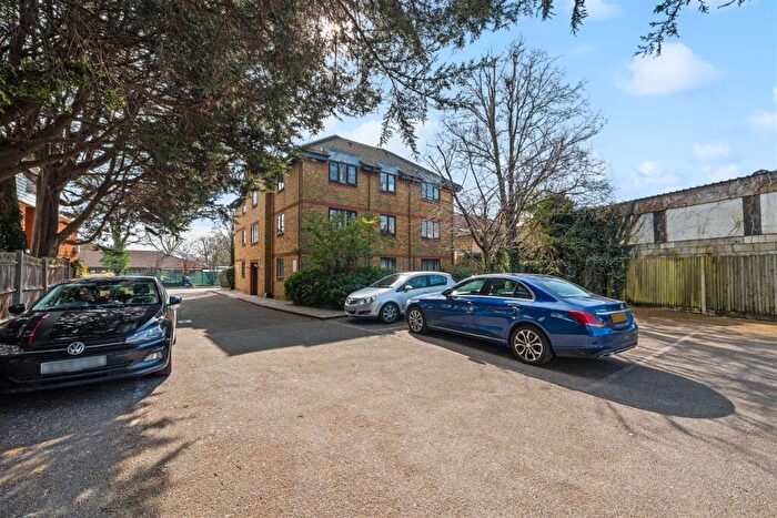 1 Bedroom Apartment For Sale In Kingston, KT2