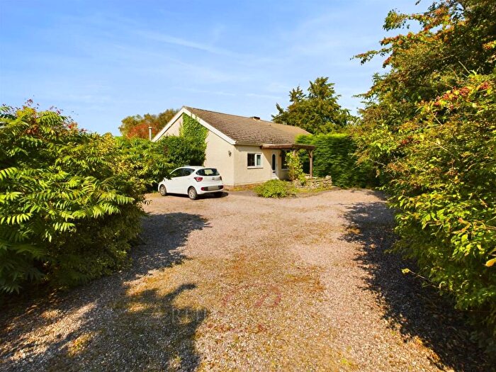 3 Bedroom Semi-Detached Bungalow For Sale In Pant Du Road, Eryrys, CH7