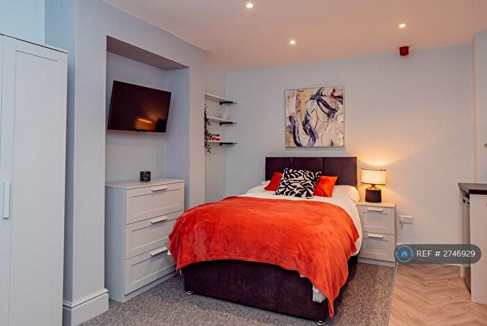 Studio To Rent In London Road, Reading, RG1