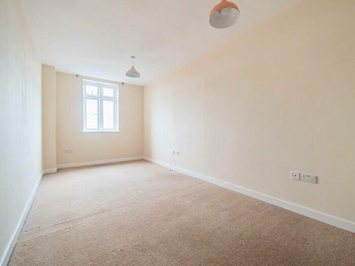 1 Bedroom Flat For Sale In Alexander House, Aldershot, GU11