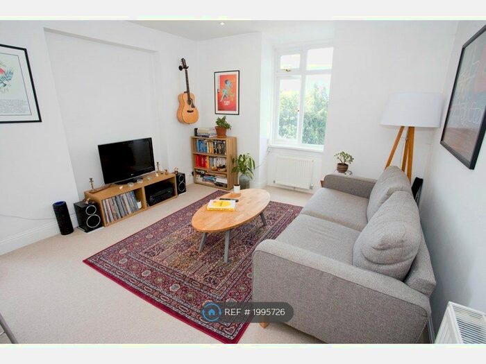 2 Bedroom Flat To Rent In Wilton House, Bournemouth, BH4