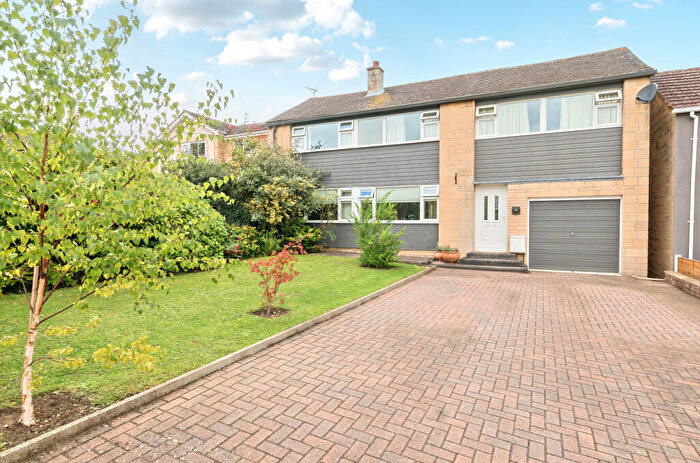 4 Bedroom Detached House For Sale In Grove Orchard, Highworth, Swindon, SN6