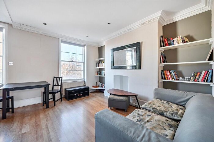 2 Bedroom Apartment For Sale In St. Peter's Street, London, N1