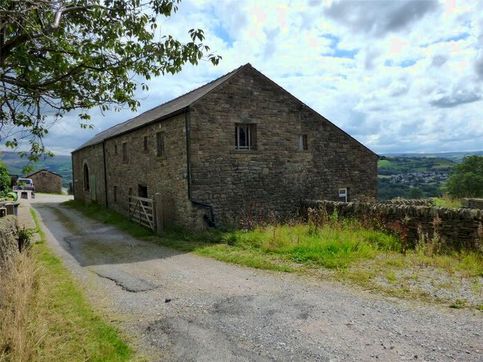 4 Bedroom Detached House For Sale In Mellor Road, New Mills, High Peak, Derbyshire, SK22