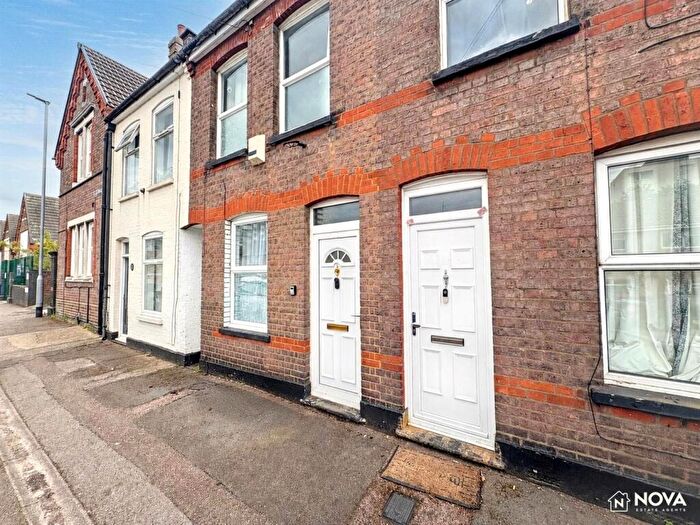 2 Bedroom Terraced House For Sale In Surrey Street, Luton, LU1