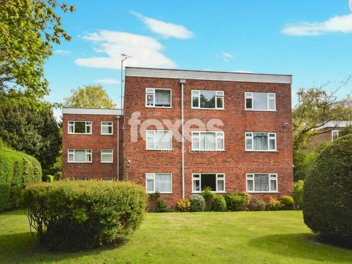 2 Bedroom Flat To Rent In Treloen Court, Wellington Road, BH8