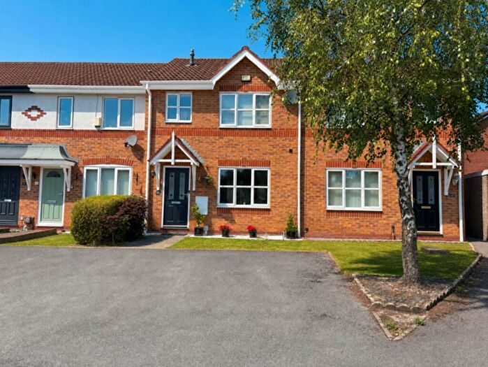 3 Bedroom Town House For Sale In Alasdair Close, Chadderton, OL9