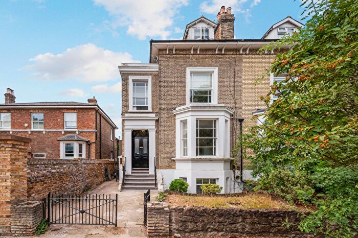 2 Bedroom Flat To Rent In St. Leonard's Road, Surbiton, KT6