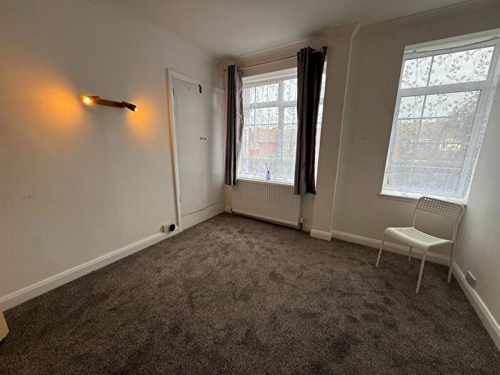1 Bedroom Flat To Rent In Kings Drive, Wembley, HA9