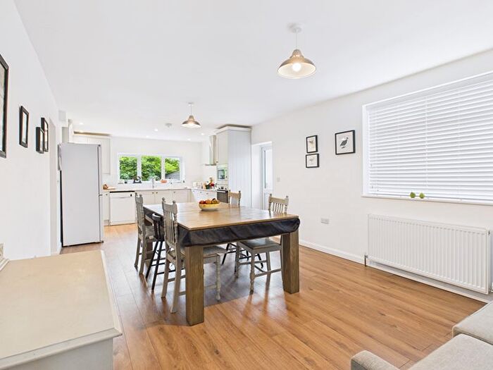 4 Bedroom Semi-detached House For Sale In Dowgate Close, Tonbridge, TN9