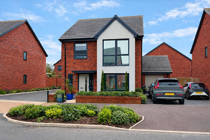 4 Bedroom Detached House For Sale In Dowsell Way, Yate, BS37