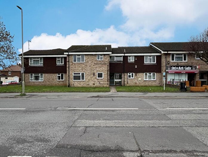 1 Bedroom Flat For Sale In Kingston Road, Leatherhead, Surrey, KT22