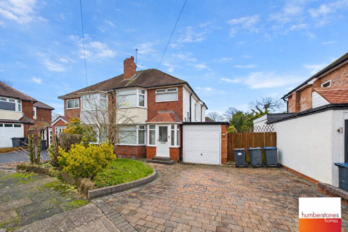 3 Bedroom Semi Detached House For Sale In Conway Avenue, Quinton, B32