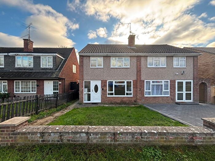 3 Bedroom Semi-Detached House To Rent In St Saviours Road, Reading, RG1