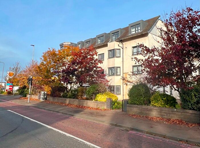 2 Bedroom Flat To Rent In Glasgow Road, Corstorphine, Edinburgh, EH12