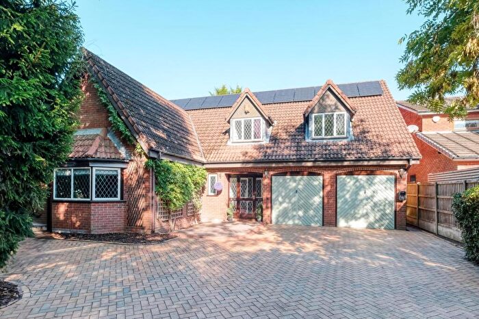 4 Bedroom Detached House For Sale In Dickens Heath Road, Shirley, B90
