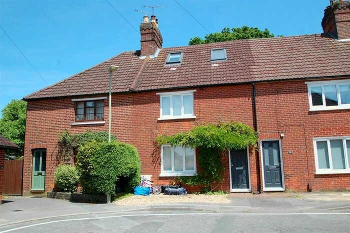 3 Bedroom Terraced House To Rent In Penns Road, Petersfield, GU32