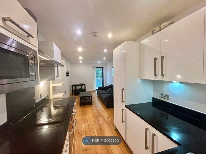 1 Bedroom Flat To Rent In Baythorne House, Canning Town, E16