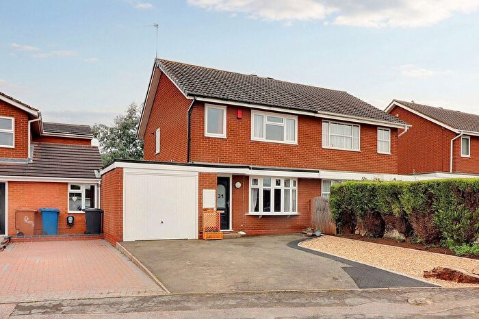 3 Bedroom Semi-Detached House For Sale In Southwark Close, Lichfield, WS13