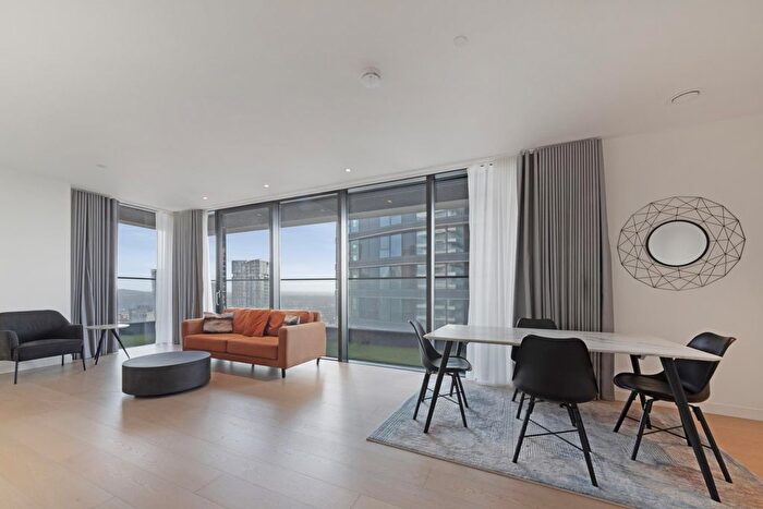 2 Bedroom Flat To Rent In Hobart Building, Wardian, London, E14