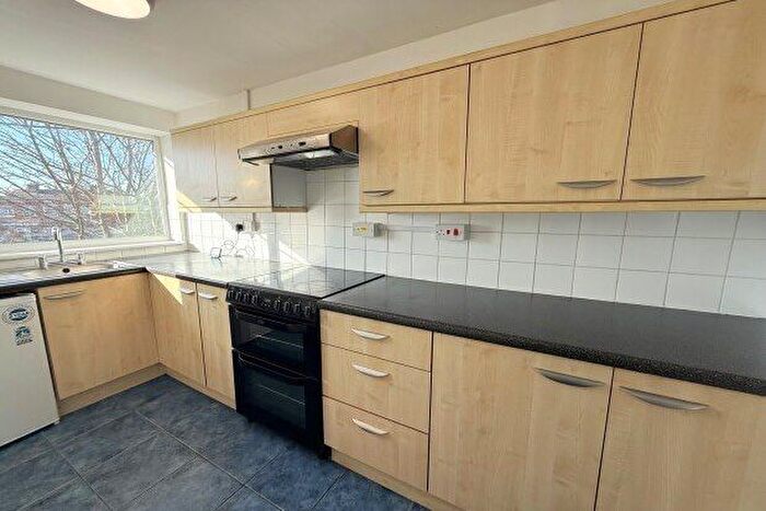 2 Bedroom Maisonette To Rent In Meadow Road, Nottingham, NG9
