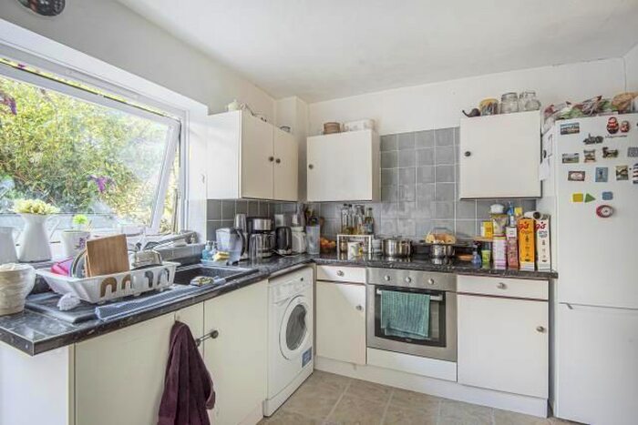 2 Bedroom Terraced House To Rent In Denton Close, Botley, OX2