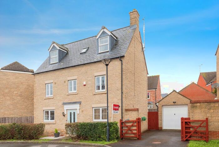 5 Bedroom Property To Rent In Winterbourne Road, Swindon, SN25