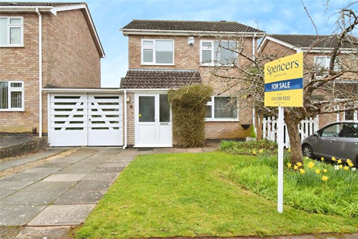 3 Bedroom Detached House For Sale In Hampton Close, Wigston, Leicestershire, LE18