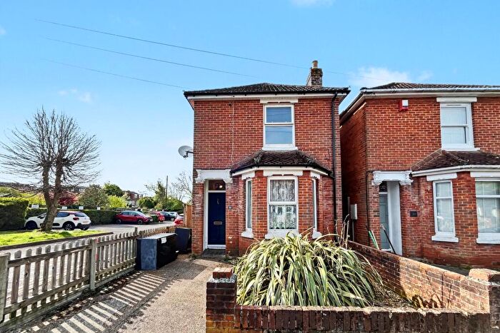 3 Bedroom Detached House For Sale In Bitterne Park, SO18