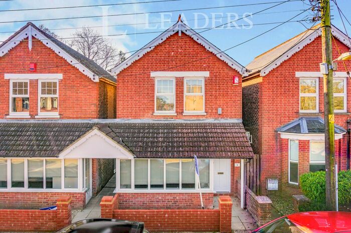 2 Bedroom Flat To Rent In East Park, Crawley RH10