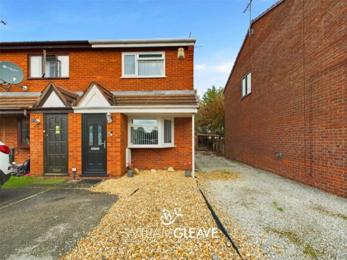 2 Bedroom End Of Terrace House For Sale In Foxes Close, Mancot, Deeside, Flintshire, CH5
