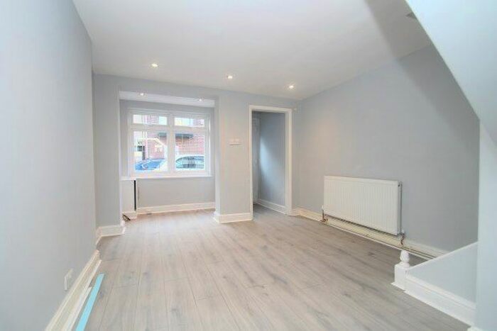 2 Bedroom Property To Rent In East Road, Welling, DA16