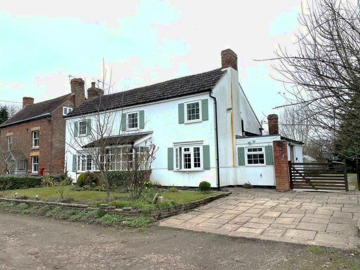 3 Bedroom Detached House For Sale In Haw Bridge, Tirley, GL19