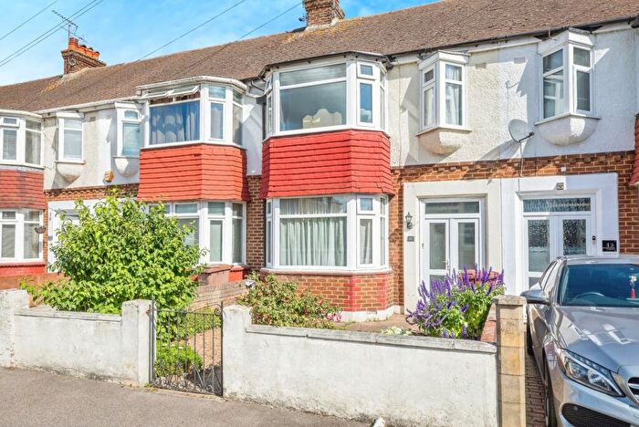 3 Bedroom Terraced House For Sale In Grange Road, Gillingham, Kent, ME7