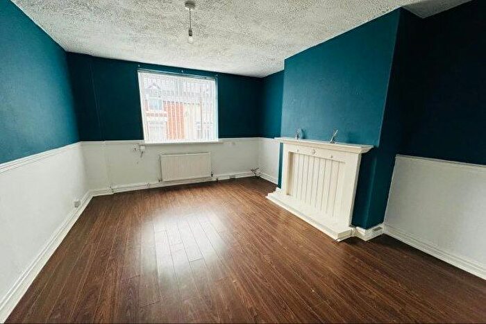 2 Bedroom End Of Terrace House To Rent In Cross Street, Houghton Le Spring, DH4