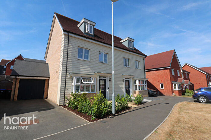 4 Bedroom Semi-Detached House For Sale In Townrow Avenue, Braintree, CM7
