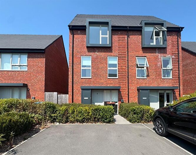 3 Bedroom Semi-Detached House To Rent In Wyvern Road, Ellesmere Port, CH65
