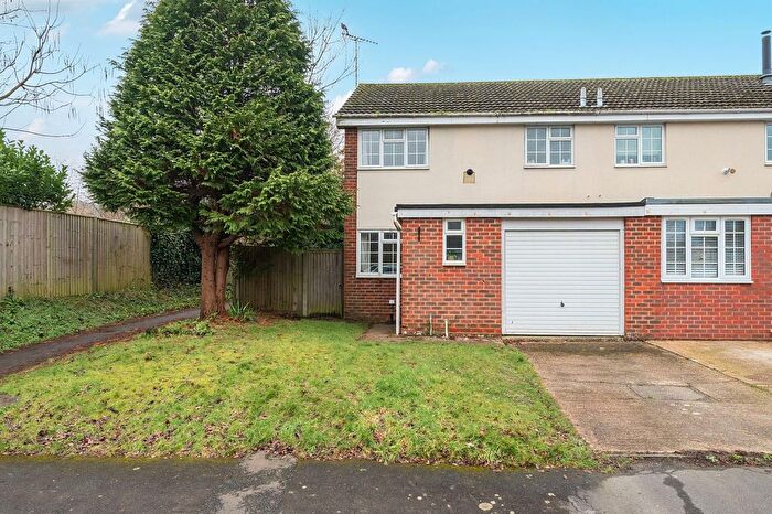 3 Bedroom End Of Terrace House For Sale In Southdown Way, Storrington, RH20