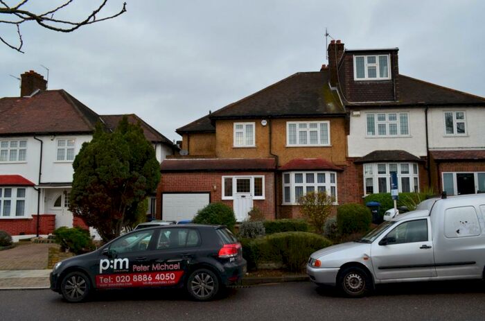 3 Bedroom Semi-Detached House To Rent In Forestdale, Southgate, N14