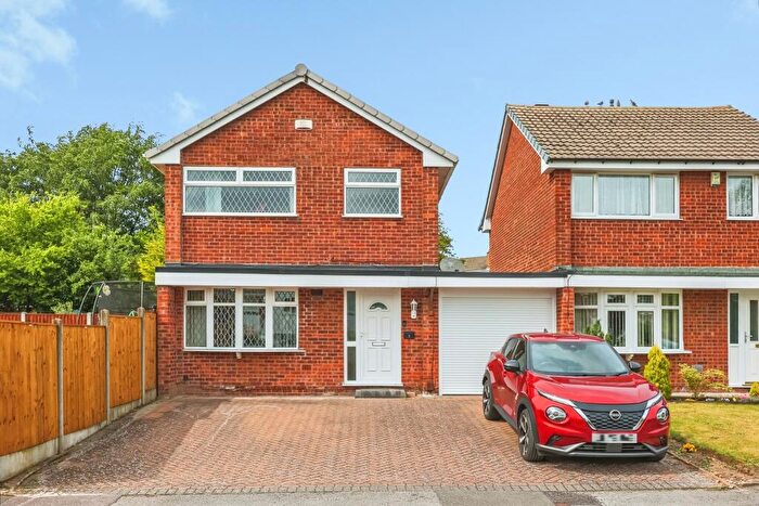 3 Bedroom Link Detached House For Sale In Pingle Crescent, Nottingham, NG5