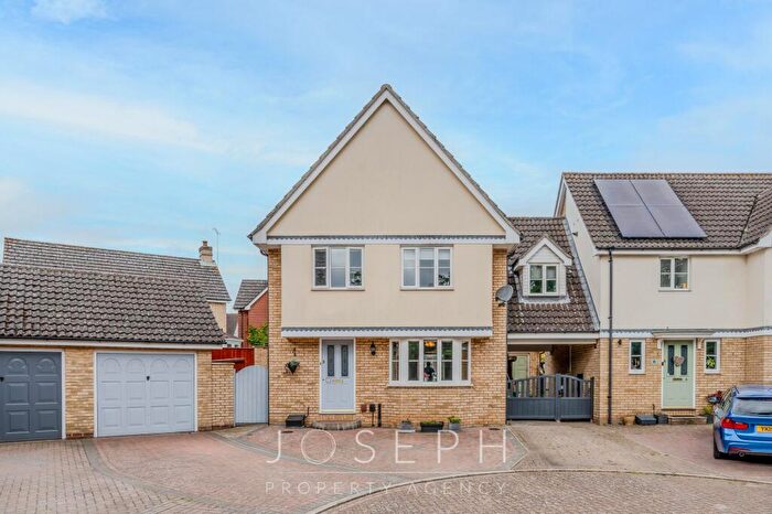 4 Bedroom Link Detached House For Sale In Tortoiseshell Close, Pinewood, IP8